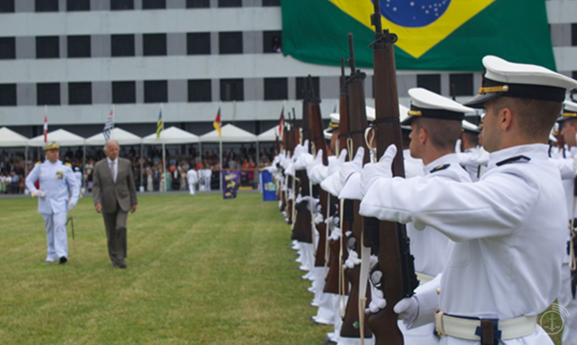 Marinha forma 192 novos Oficiais combatentes Agência Marinha de Notícias